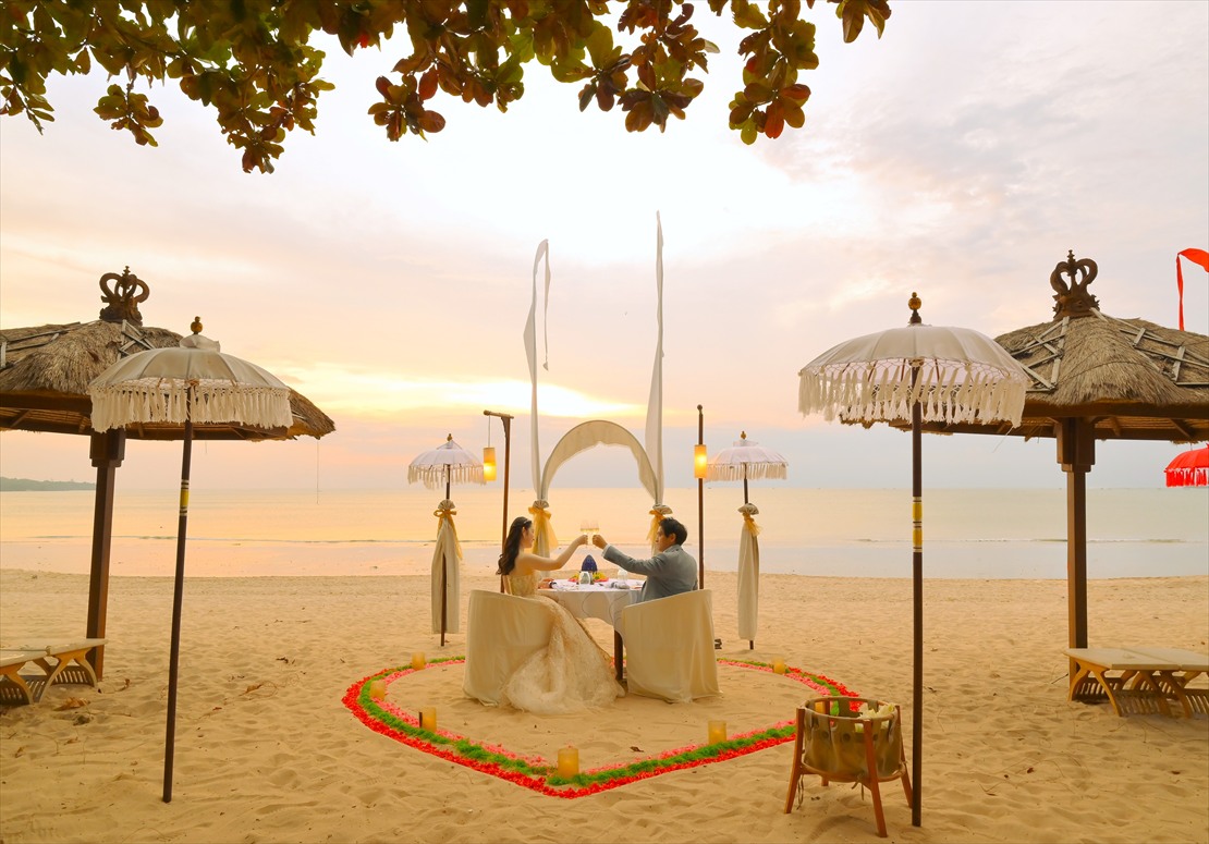 バリ島結婚式　サンセット・ロマンティックディナー