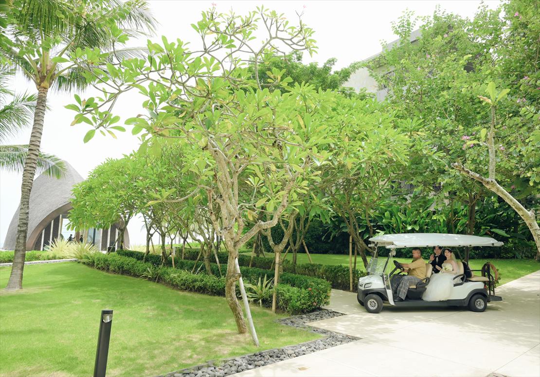 アプルヴァ・ケンピンスキ・バリ挙式：バギー入場