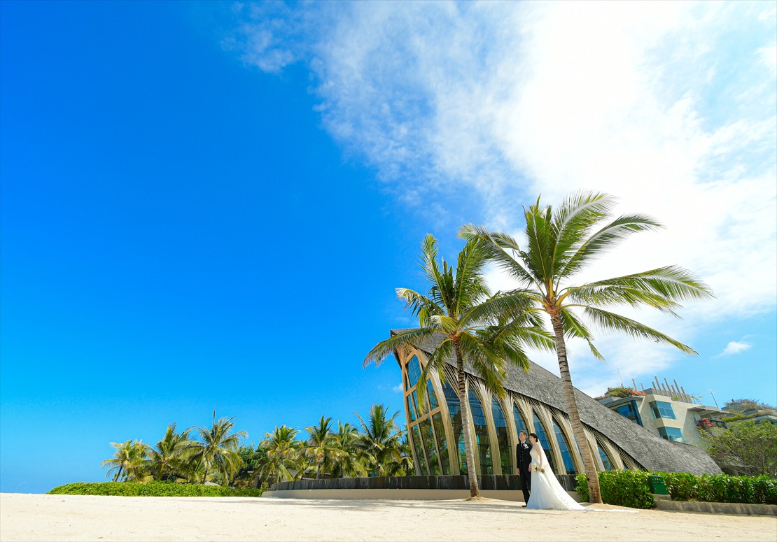 チャペル前ビーチ挙式後撮影