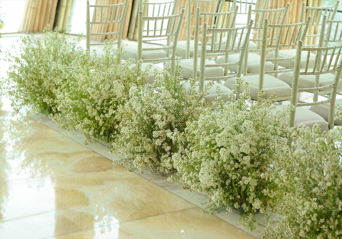 バリ島結婚式　ケンピンスキ・バリ挙式：アイルサイド生花装飾