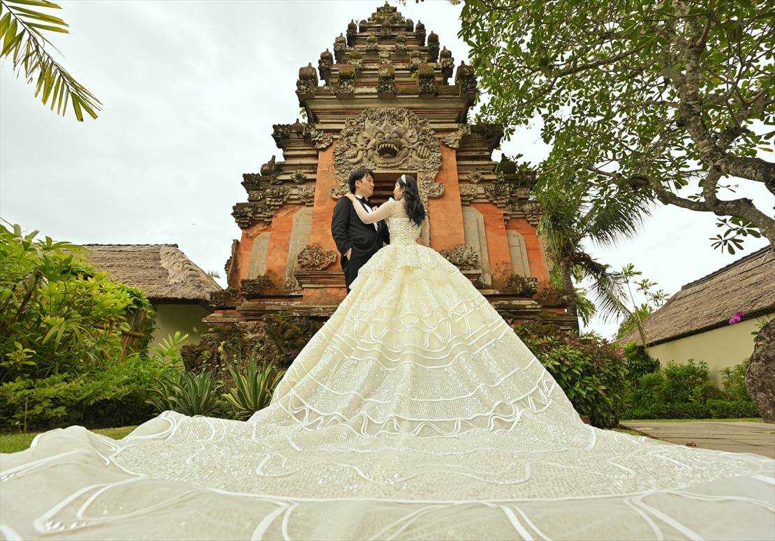 Bali Wedding Belmond Jimbaran (1)_R バリ島らしい寺院にてウェディング・フォト