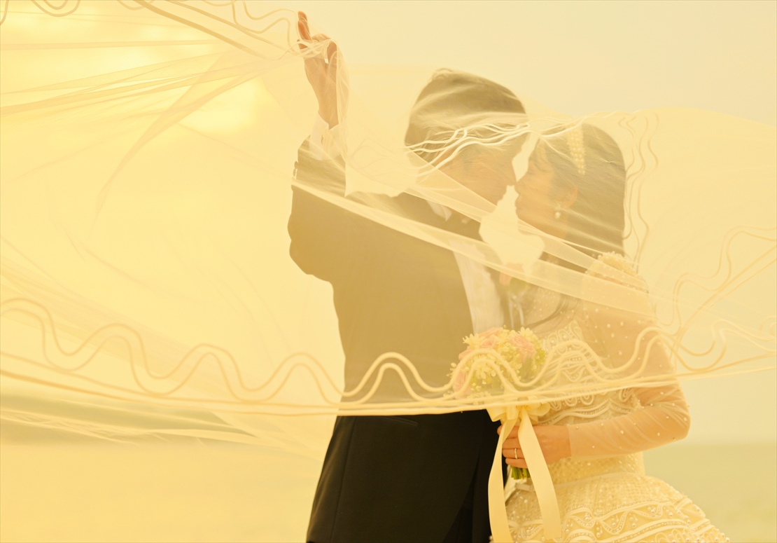 Bali Wedding Belmond Jimbaran (7)_R バリ島挙式 ビーチにてロングベール撮影