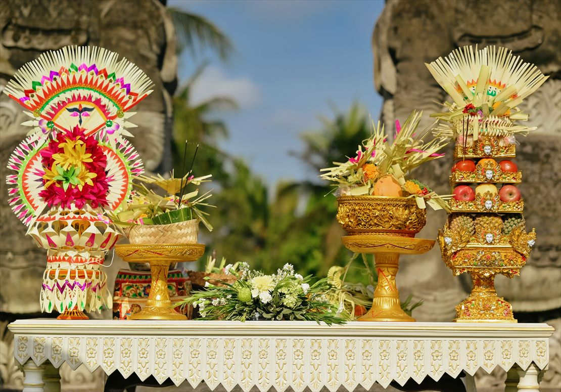 バリ式　挙式会場　祭壇お供え物