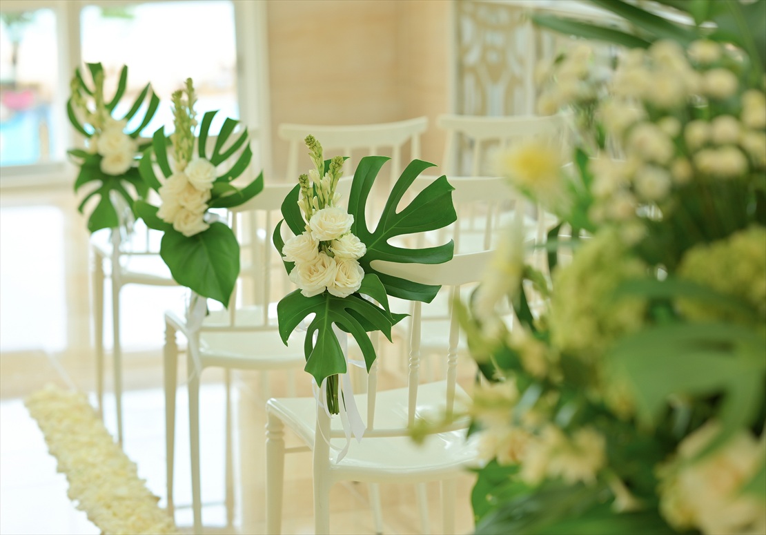 Harmony Chapel Mulia Bali Wedding (9)_R バリ島結婚式 アイルサイド・チェア生花装飾