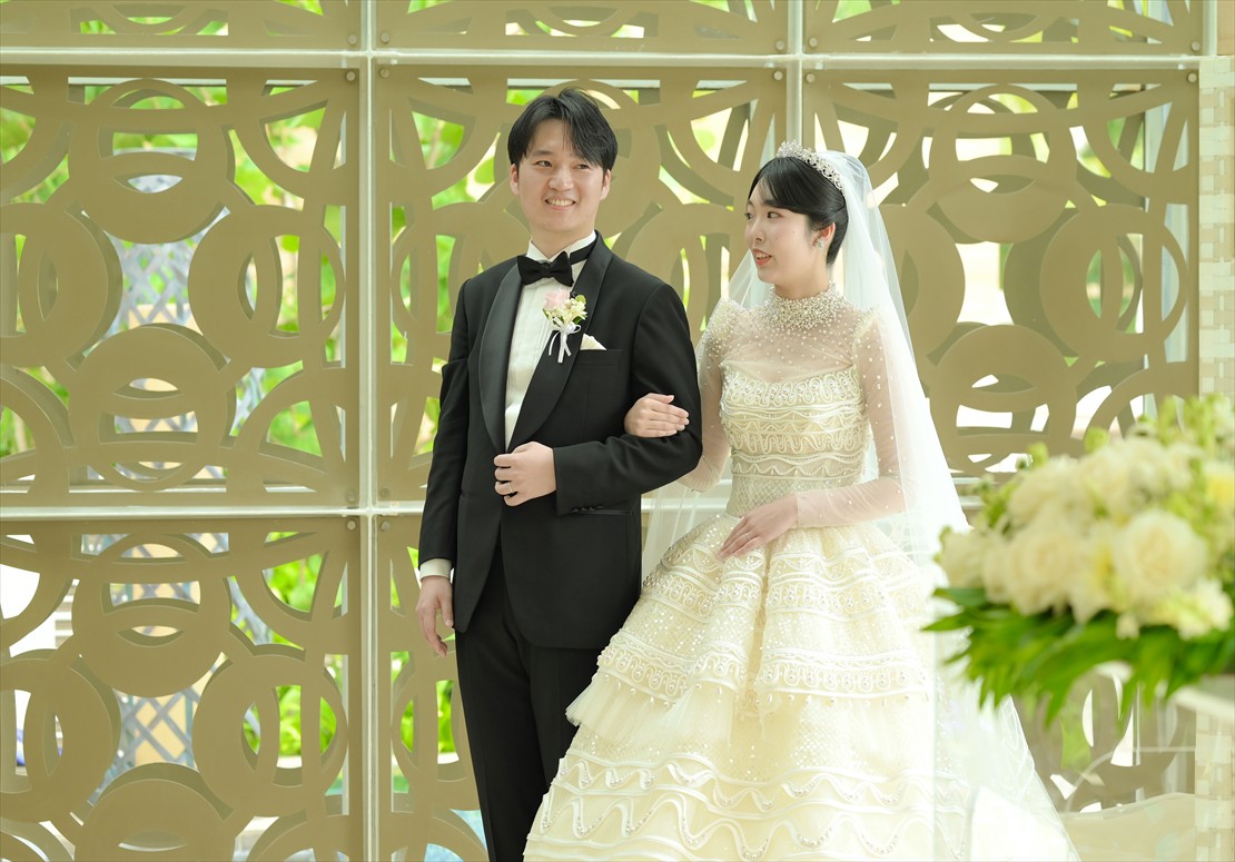 Mulia Bali Wedding Harmony Chapel (3)_R バリ島挙式 ご参列者による結婚証明書のサイン待ち