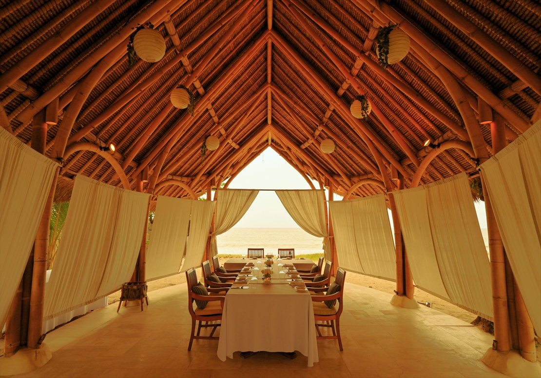 バリ島結婚式　ベルモンド・ジンバラン バンブー・パビリオン