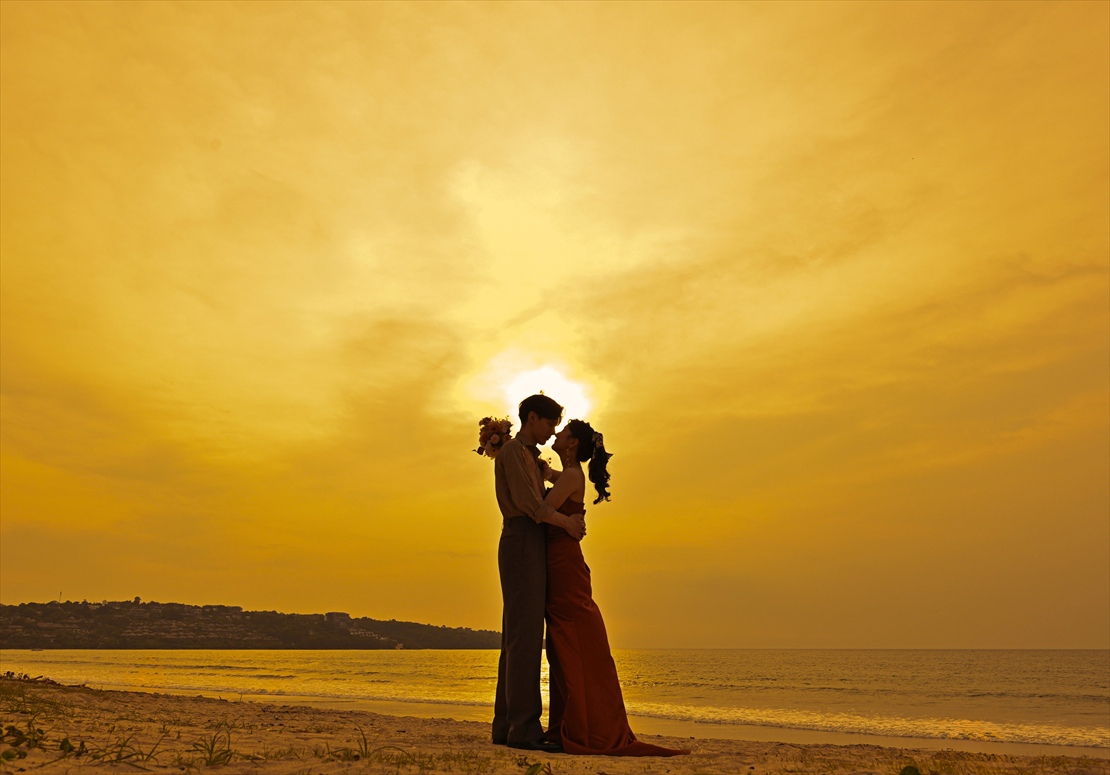 バリ島結婚式　ベルモンド・ジンバラン ビーチ夕日撮影