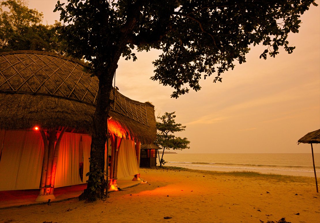 バリ島結婚式　バンブー・パビリオン ライトアップ