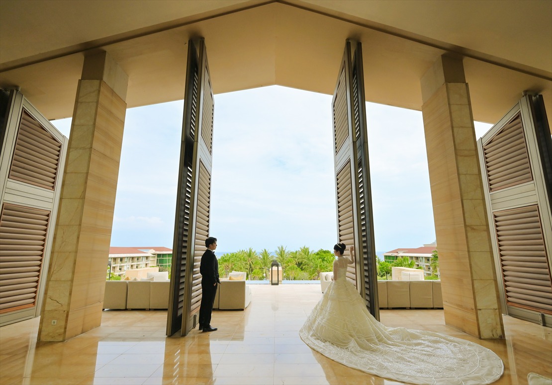 The Mulia Bali Wedding Photo (10)_R バリ島挙式 ムリア・バリのリゾートを一望するロビー