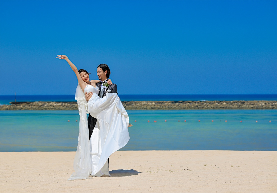 ウェディングドレス＆タキシードの持込はできますか？