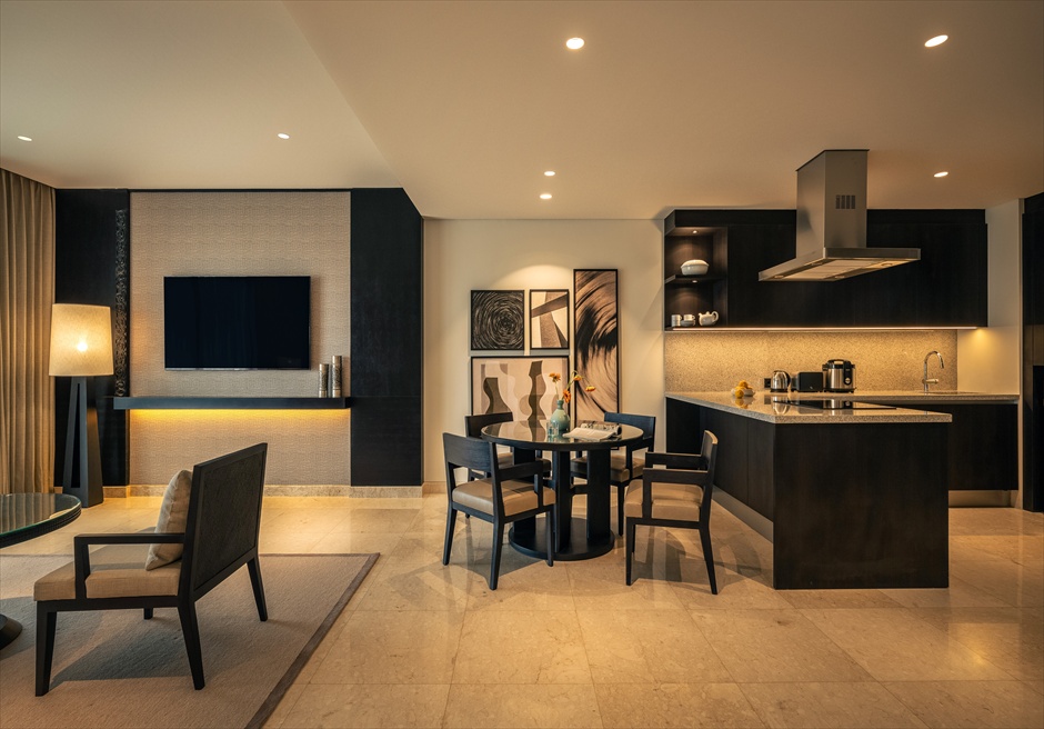 バリ　アヤナセガラ