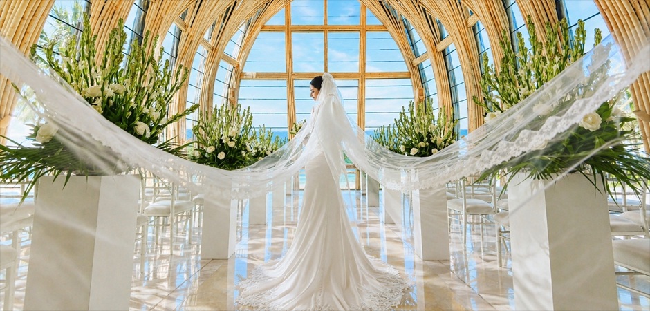 Apurva Kempinski Oceanfront Chapel Aromatic Wedding 
