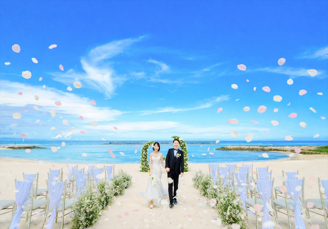 オーシャンフロントチャペル ビーチ挙式 生花フラワーシャワー ホワイト&ピンク