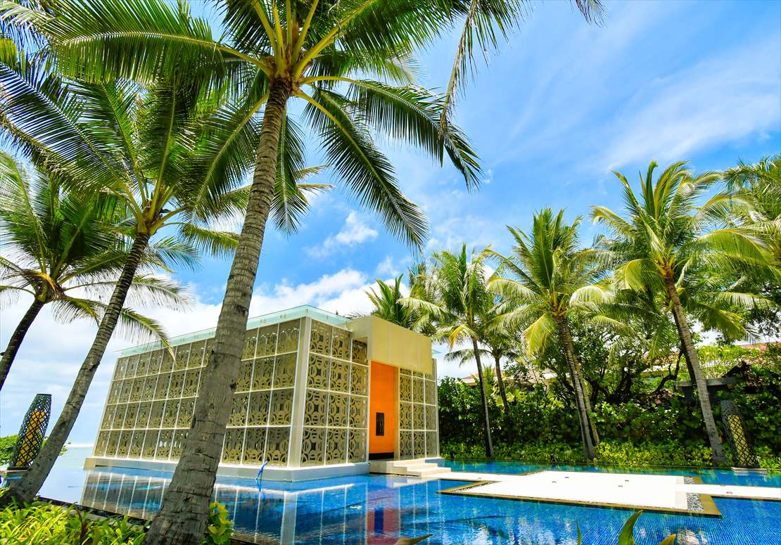 The Mulia Bali Harmony Chapel Wedding (3)_R ガーデンに囲まれた水上のチャペルロード