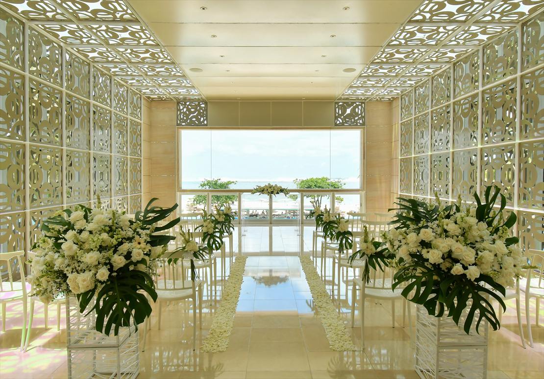 The Mulia Bali Harmony Chapel Wedding (4)_R ザ・ムリア ハーモニー・チャペル内 生花装飾