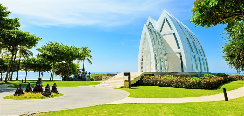 Majestic Chapel Aromatic Wedding