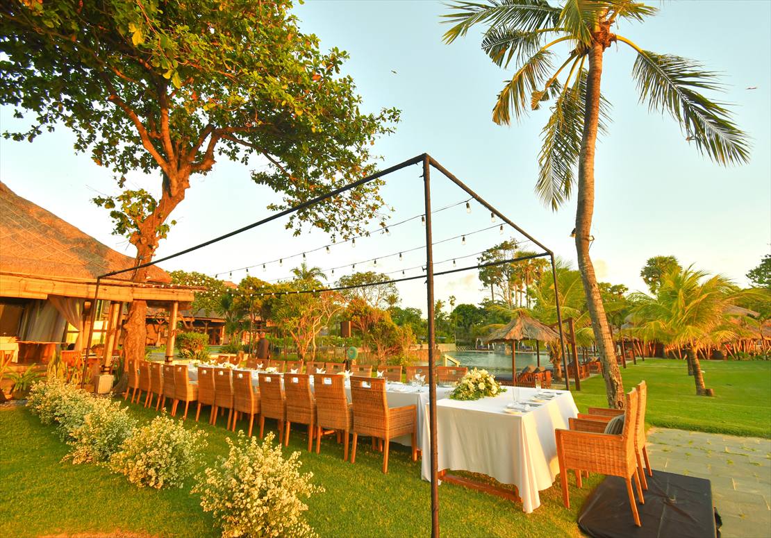 Bali Sunset Wedding Party Belmond Jimbaran (2) ビーチフロントガーデン:披露宴パーティー会場