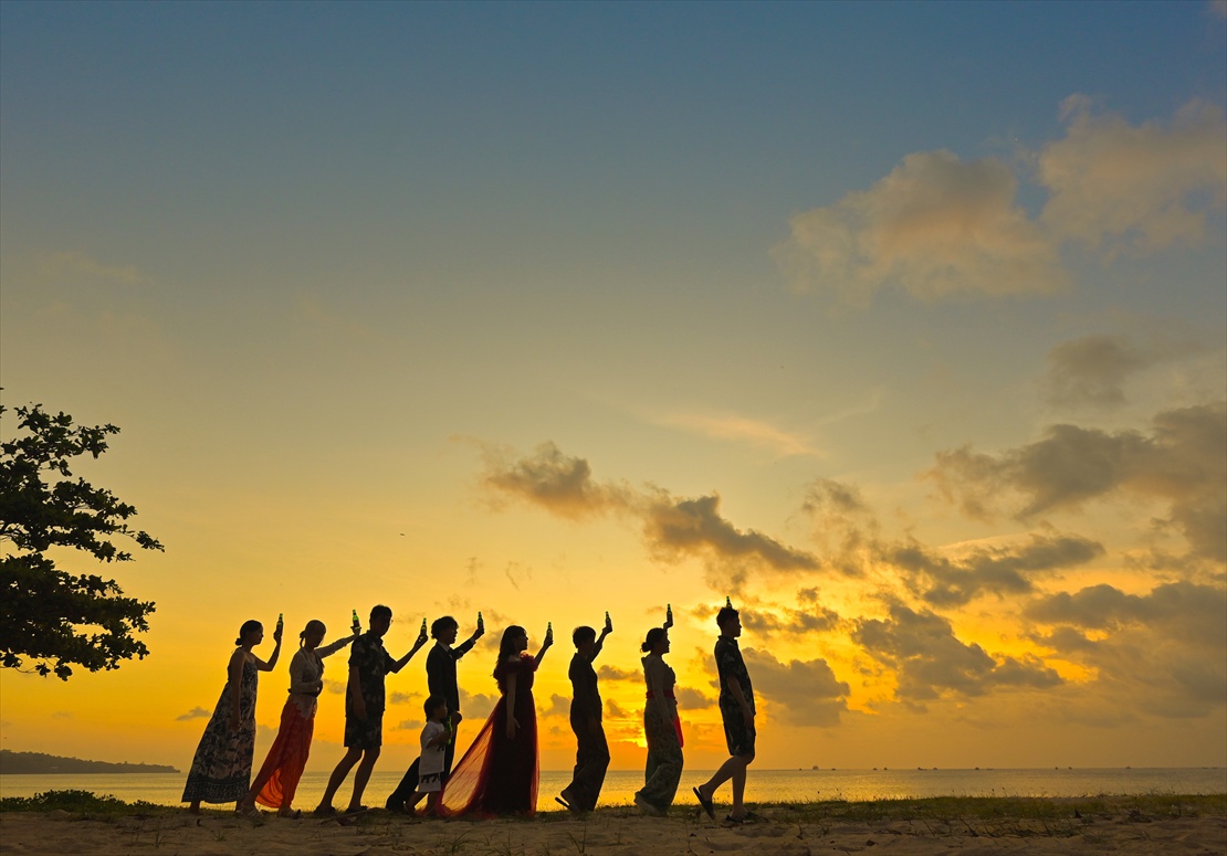 Bali Sunset Wedding Party Belmond Jimbaran (7) バリ島挙式・サンセットパーティー 乾杯シーン