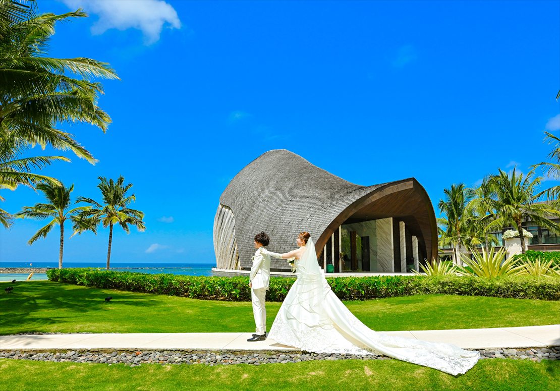 Bali Wedding Apurva Oceanfront Chapel Kempinski (8) チャペル・ガーデンにてファーストミート