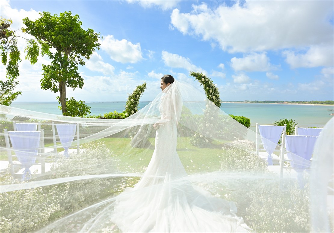 Four Seasons Bali Jimbaran Garden Wedding (29)_R ジンバラン・ガーデン ロングベール撮影