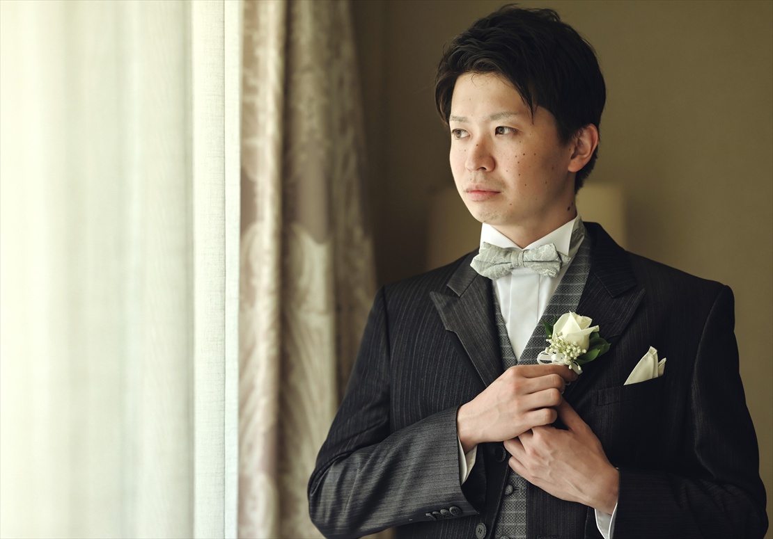 新郎様お仕度部屋にて挙式前撮影