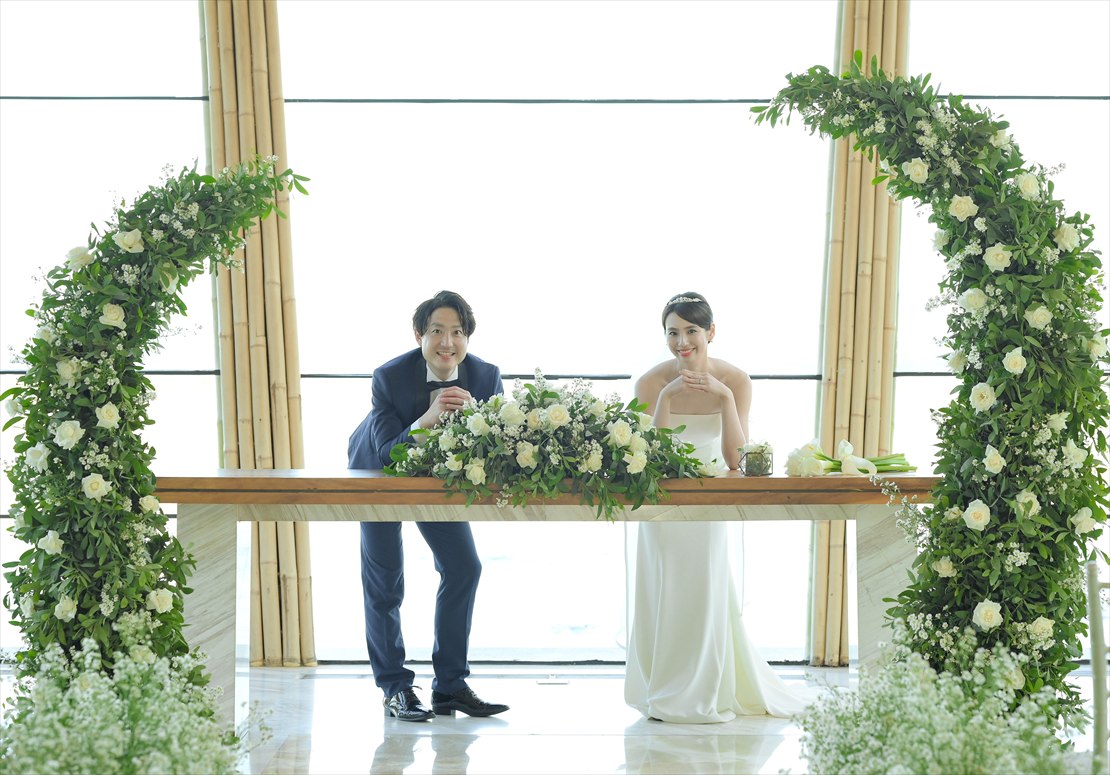 挙式後の自由なチャペル内撮影　ケンピンスキ・バリ・結婚式