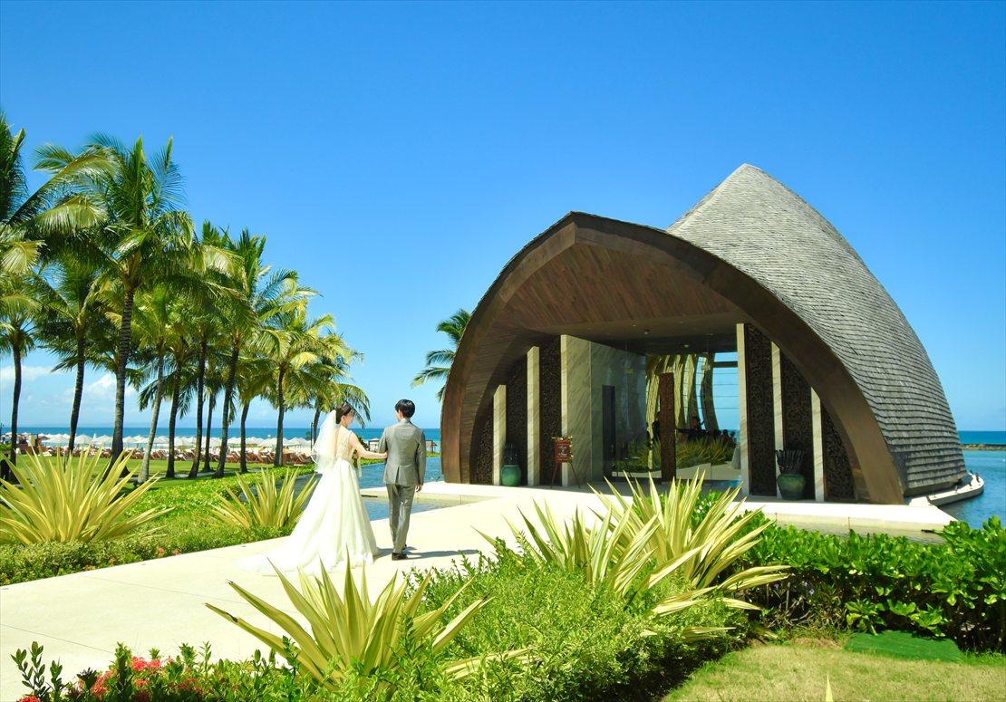 The Apurva Kempinski Bali Wedding Ceremony (11) ガーデンに囲まれた白亜のチャペル・ロード ケンピンスキ・バリ・ウェディング