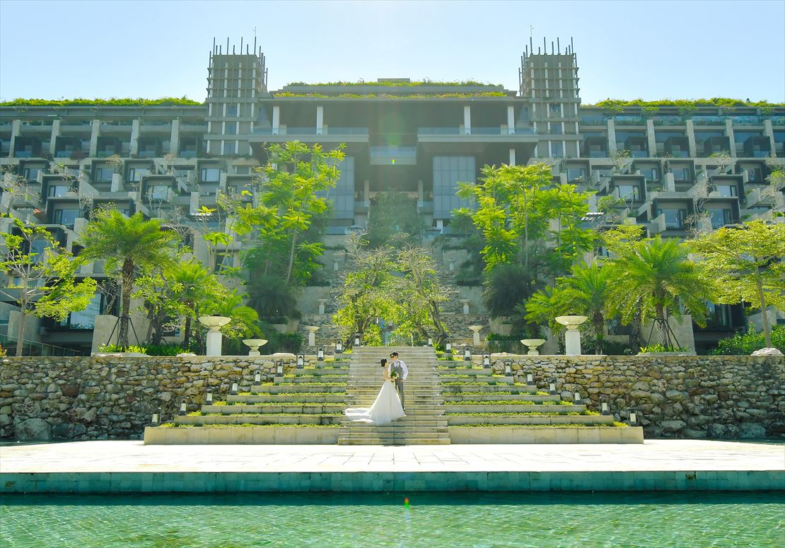 The Apurva Kempinski Bali Wedding Ceremony (15) 壮大なクリフ・スイート棟にて挙式後撮影