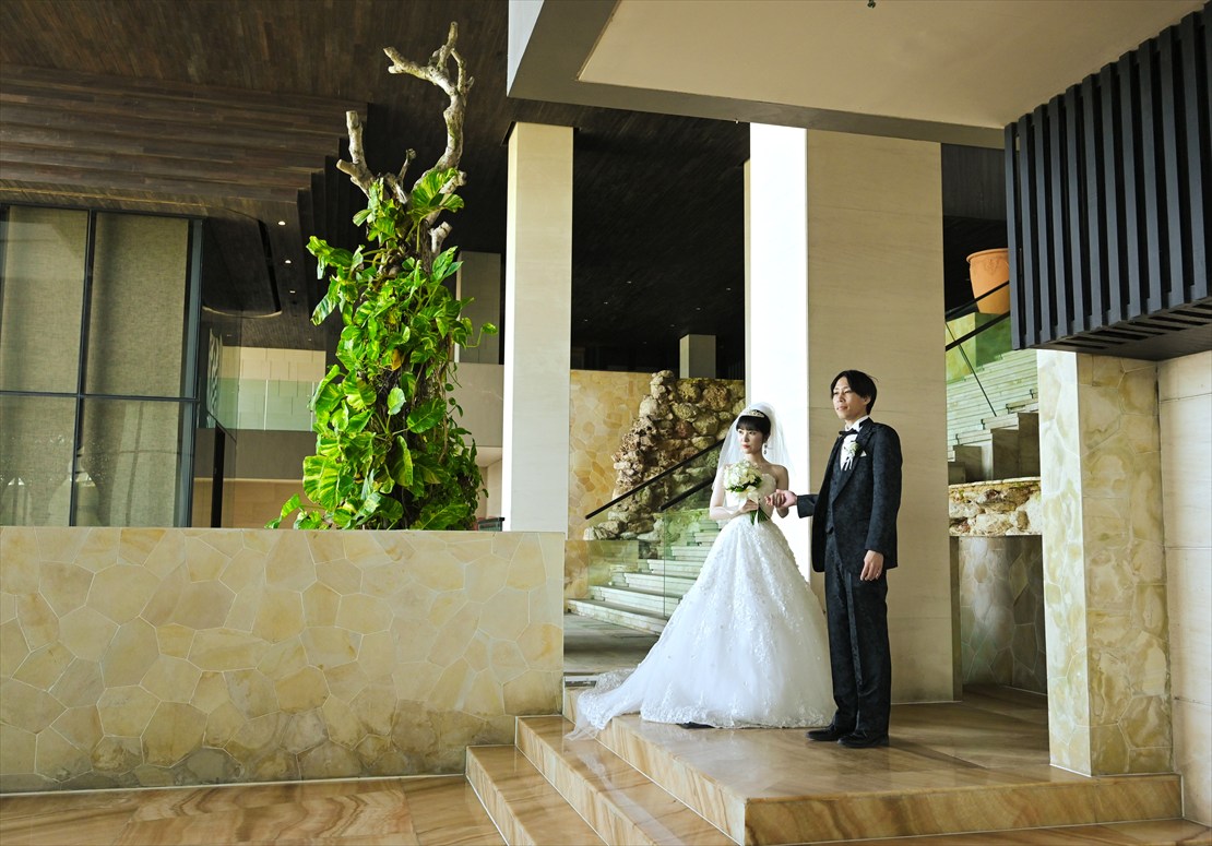 バリ島結婚式　新郎新婦様チャペルご入場