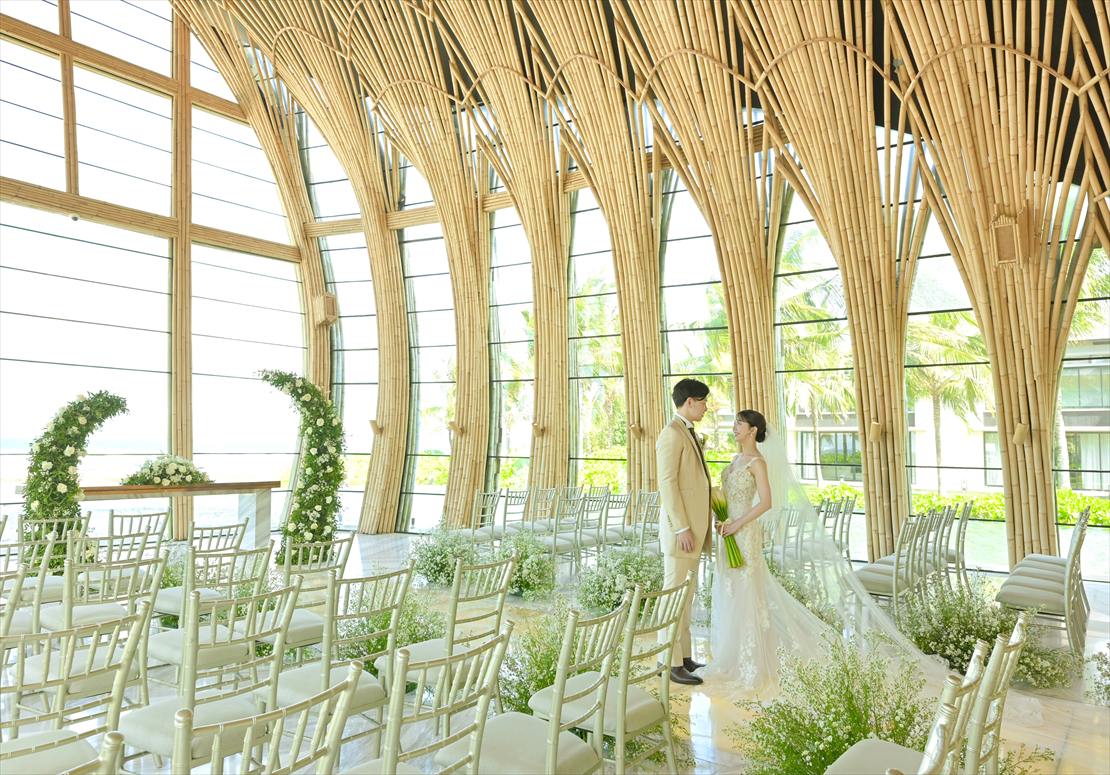 Bali Chapel Wedding Kempinski (32) バリ島・ケンピンスキ 挙式後の自由なチャペル内撮影