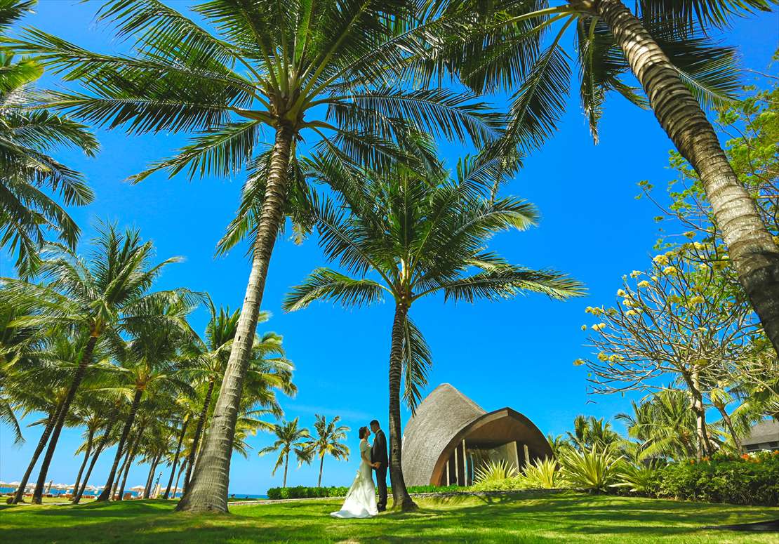 Bali kempinski Wedding Ceremony (6) チャペル前ガーデンにて挙式前撮影