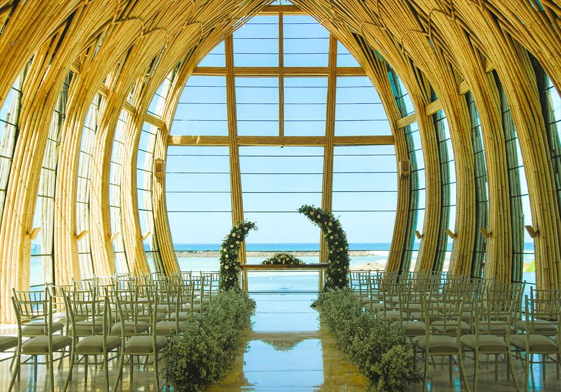 Bali kempinski Wedding Ceremony (8) 挙式会場:オーシャンフロント・チャペル生花装飾