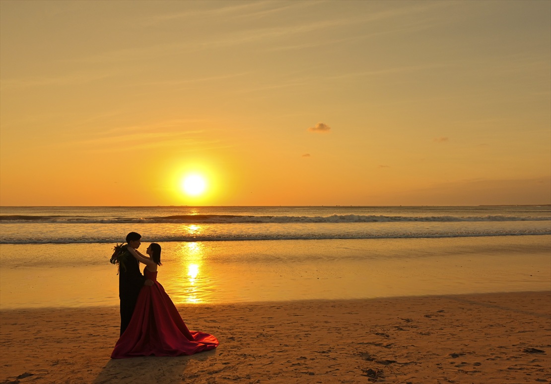 Intercontinental Bali Resort Wedding Party (3) インターコンチネンタル・バリ サンセットが黄金に輝く挙式後撮影