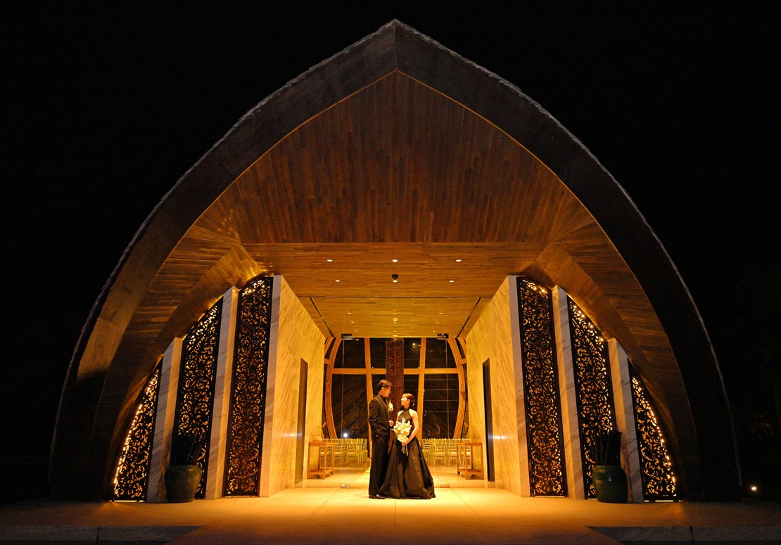 Kempinsli Bali Night Photo Wedding (4) 夜のオーシャンフロント・チャペルにてフォトウェディング