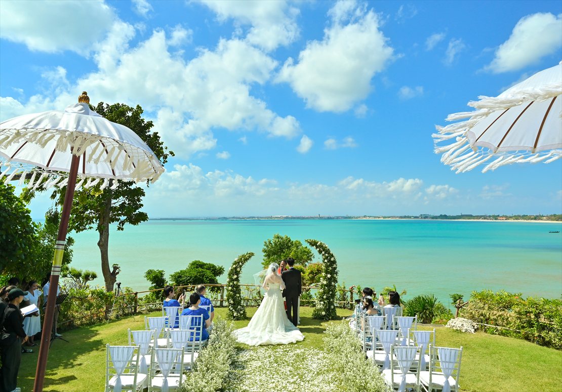 Bali Four Seasons Jimbaran Garden Wedding (6) 海と空に包まれたウェディングシーン フォーシーズンズ・ジンバラン・バリ・結婚式