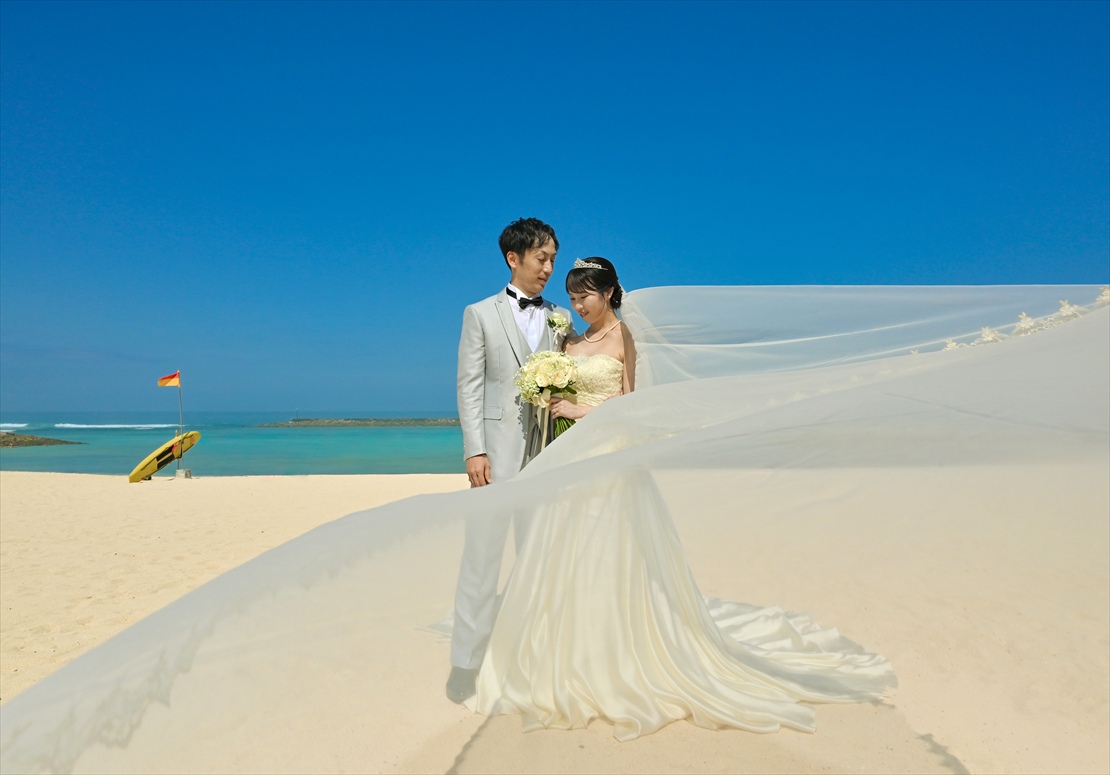 Bali Wedding Ceremony The Apurva Kempinski (23) 神秘的なロングベールショット