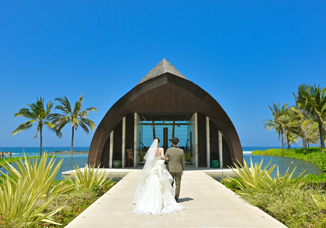 Oceanfront Chapel Apurva Kempinski Wedding (11) 水辺に佇むアプルヴァ・チャペル・ウェディング