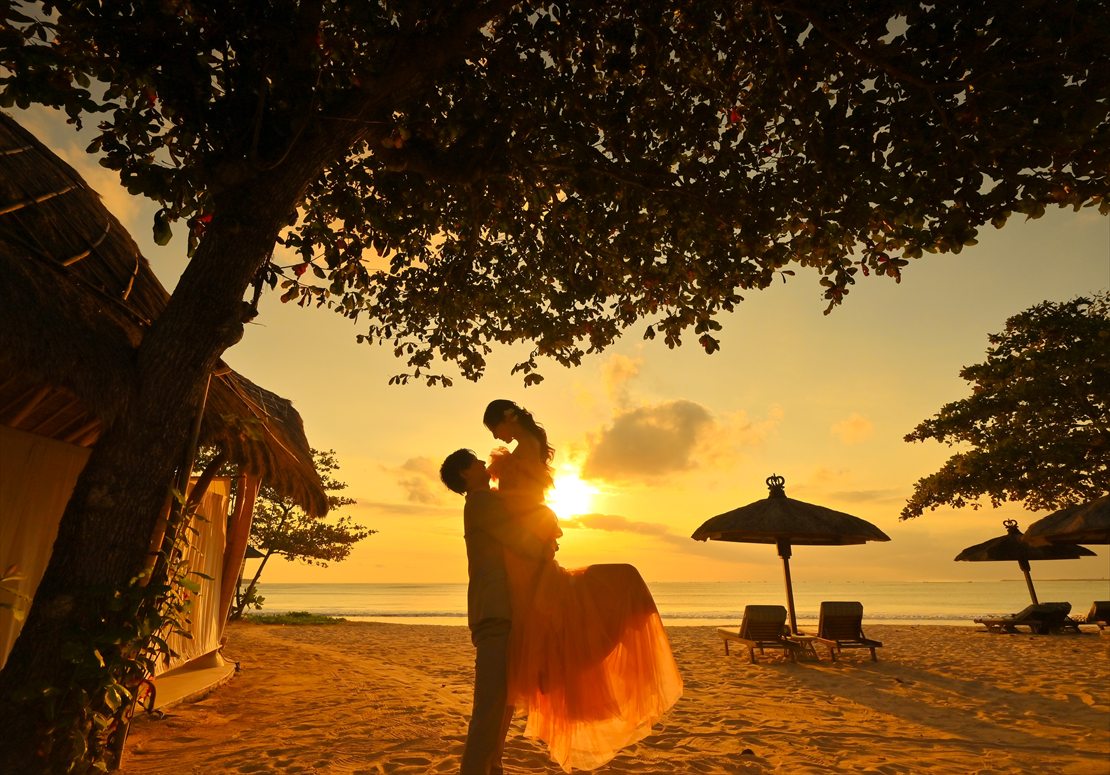 Belmond Jimbaran Puri Bali Sunset Party (4) ロマンティックなサンセットフォト