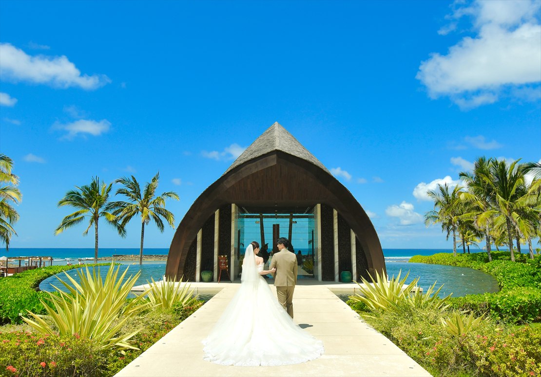 The Apurva Kempinski Bali Wedding Oceanfront Chapel (6) 水辺に佇むオーシャンフロント・チャペル